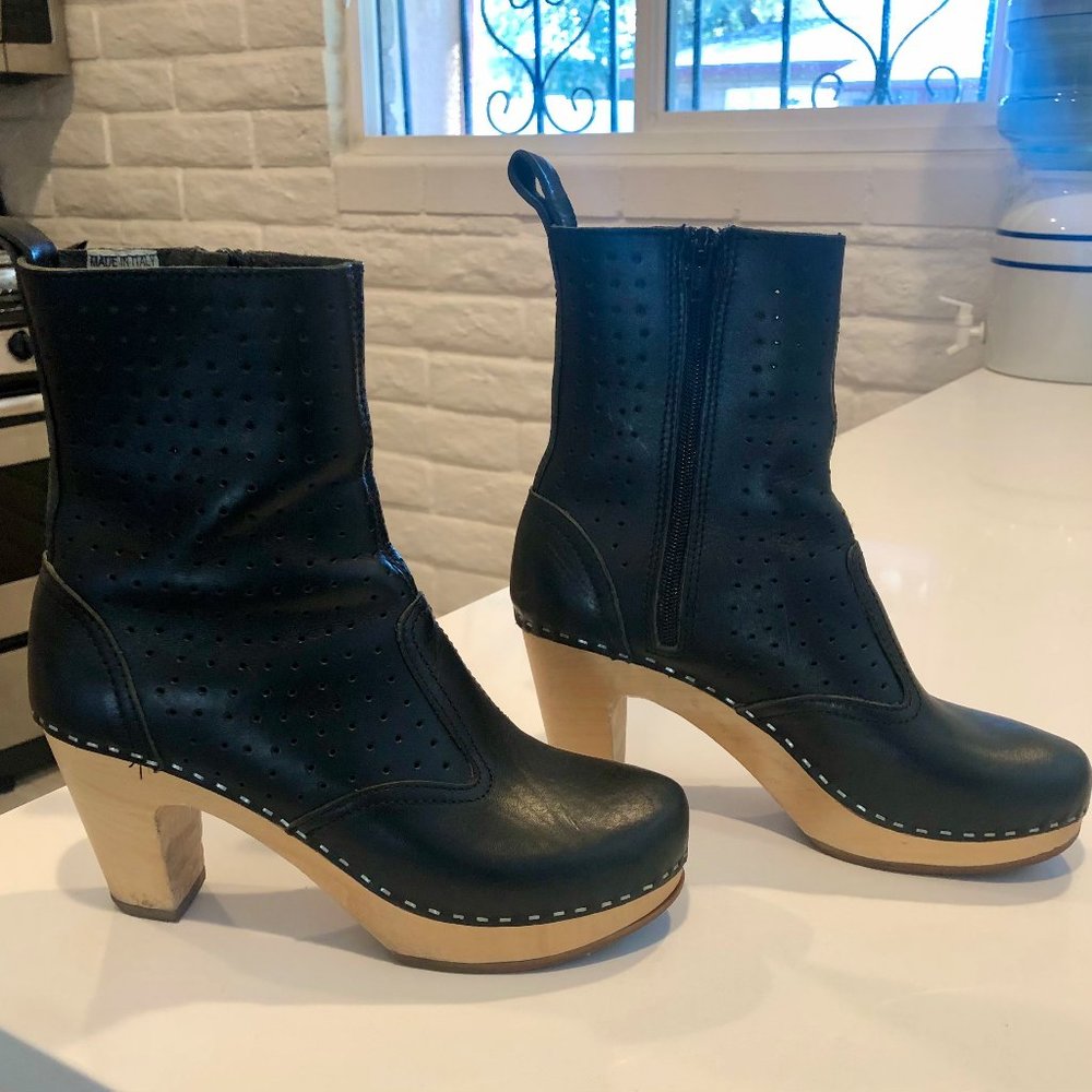 Swedish Hasbeens Sz 38 Perforated Zipper Boot Clog